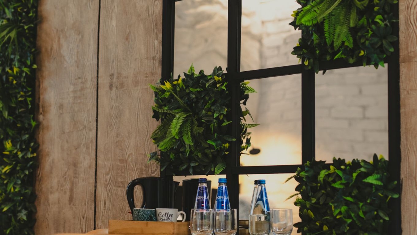 Pokój przy promenadzie - poza budynkiem głównym