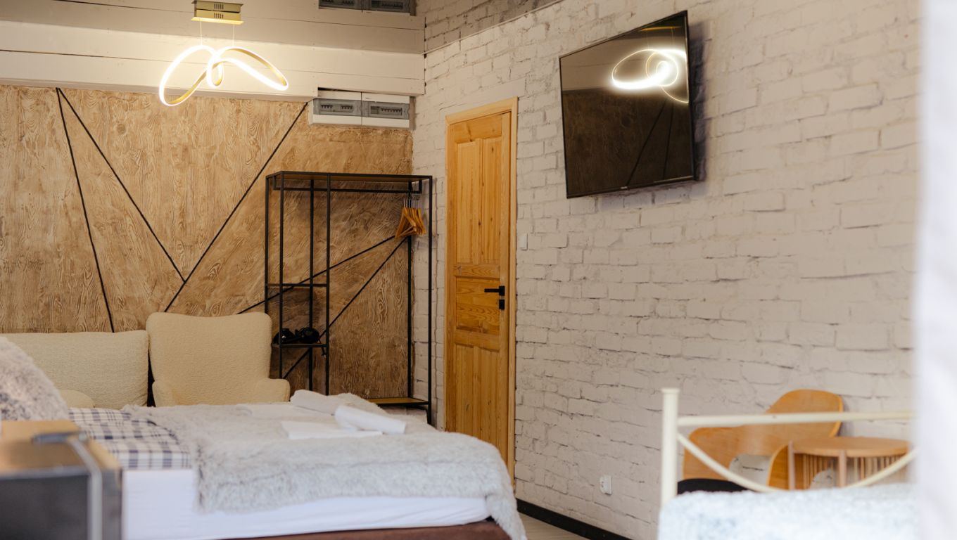 Pokój przy promenadzie - poza budynkiem głównym