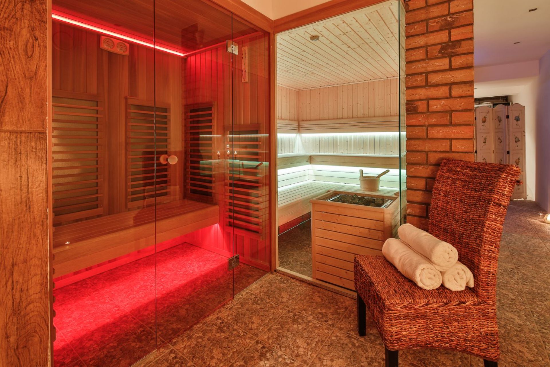 INFRAROTSAUNA